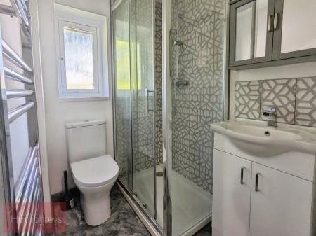 1 bedroom Property to let in Windmill Road, Hemel Hempsted, HP2 4BT