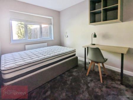 1 bedroom Property to let in Windmill Road, Hemel Hempsted, HP2 4BT