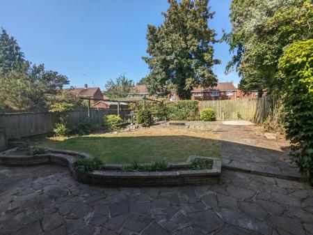 1 bedroom Property to let in Meadow Croft