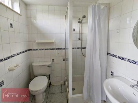 1 bedroom Property to let in Meadow Croft