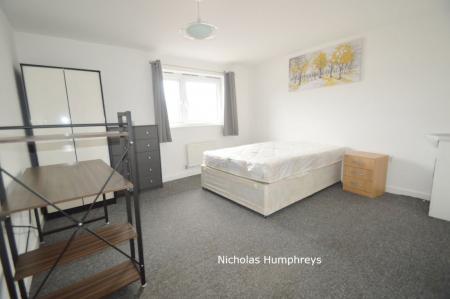 5 bedroom Property to let in Aviation Avenue