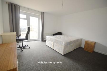 5 bedroom Property to let in Aviation Avenue