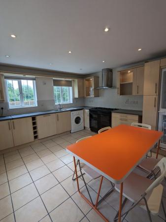 5 bedroom Property to let in Dragon Road