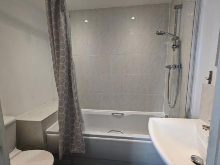 5 bedroom Property to let in Dragon Road