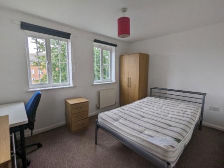 5 bedroom Property to let in Dragon Road