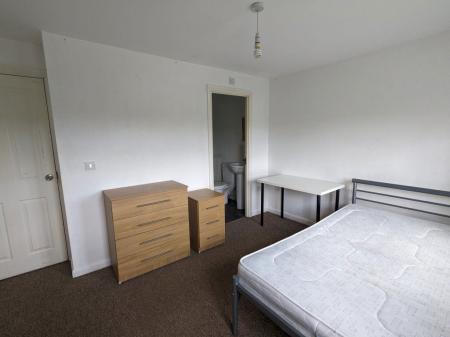 5 bedroom Property to let in Dragon Road