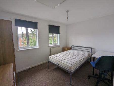 5 bedroom Property to let in Dragon Road