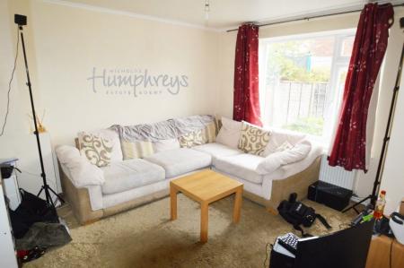 4 bedroom Property to let in Finch Close