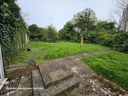 4 bedroom Property to let in Indells