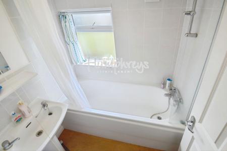 4 bedroom Property to let in Ryecroft