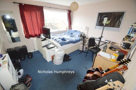 4 bedroom Property to let in Heron Way