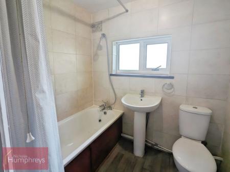 5 bedroom Property to let in Gorse Close