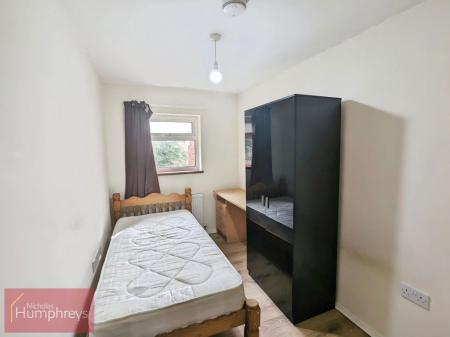 5 bedroom Property to let in Gorse Close