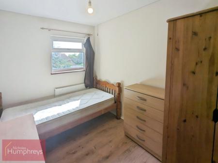 5 bedroom Property to let in Gorse Close