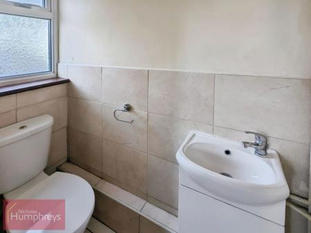 5 bedroom Property to let in Gorse Close