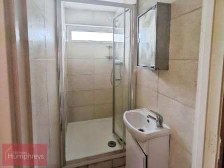 5 bedroom Property to let in Gorse Close