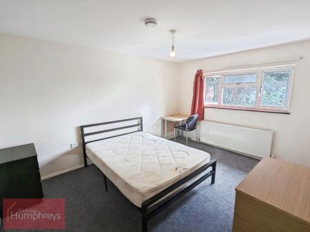 5 bedroom Property to let in Gorse Close