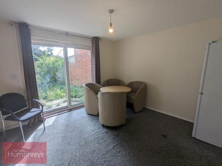 5 bedroom Property to let in Gorse Close