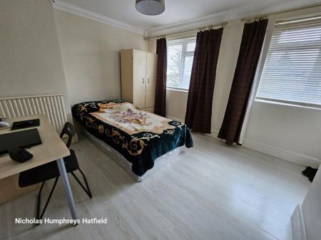 4 bedroom Property to let in Bishops Rise