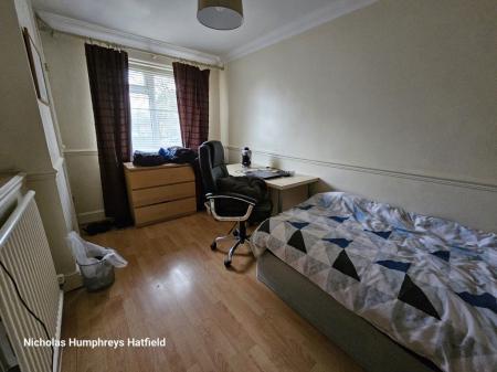 4 bedroom Property to let in Bishops Rise