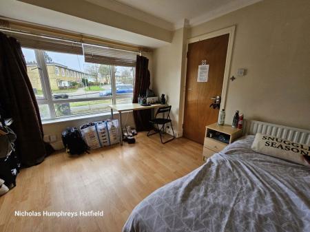 4 bedroom Property to let in Bishops Rise