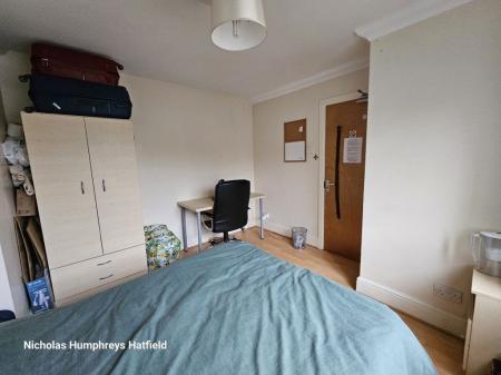 4 bedroom Property to let in Bishops Rise