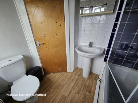 4 bedroom Property to let in Bishops Rise