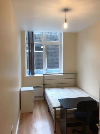 2 bedroom Property to let in The Town centre