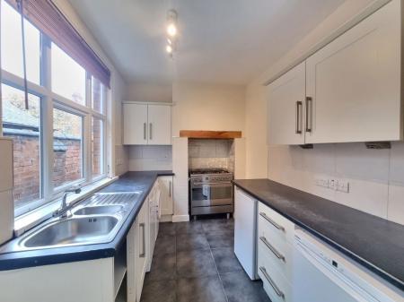 4 bedroom Property to let in Lytton Road, Leicester