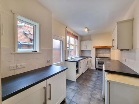 4 bedroom Property to let in Lytton Road, Leicester