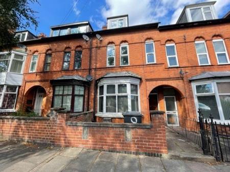 6 bedroom Property to let in Westcotes Drive, Leicester