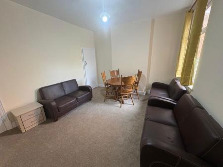 4 bedroom Property to let in Lytton Road, Leicester