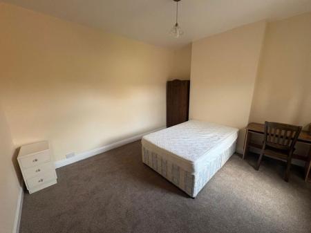 4 bedroom Property to let in Lytton Road, Leicester