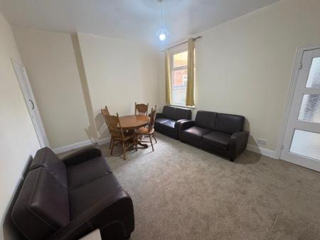 4 bedroom Property to let in Lytton Road, Leicester
