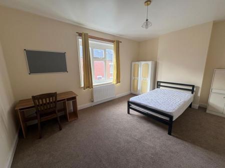4 bedroom Property to let in Lytton Road, Leicester