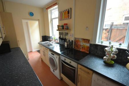 4 bedroom Property to let in Bulwer Road, Leicester