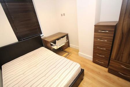 5 bedroom Property to let in Fosse Road South, Leicester