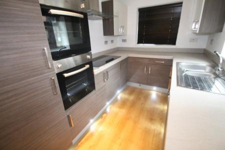 5 bedroom Property to let in Fosse Road South, Leicester