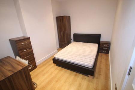 5 bedroom Property to let in Fosse Road South, Leicester