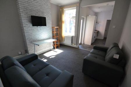 4 bedroom Property to let in Jarrom Street, Leicester