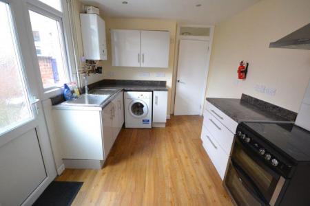4 bedroom Property to let in Chaucer Street, Leicester