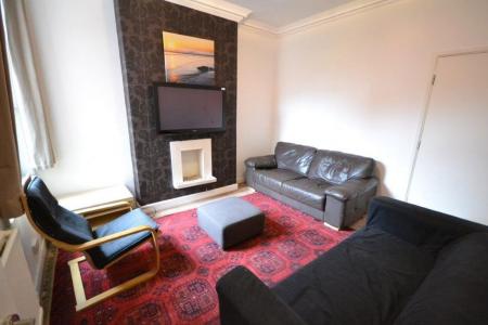 4 bedroom Property to let in Chaucer Street, Leicester
