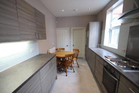 4 bedroom Property to let in Stuart Street, Leicester