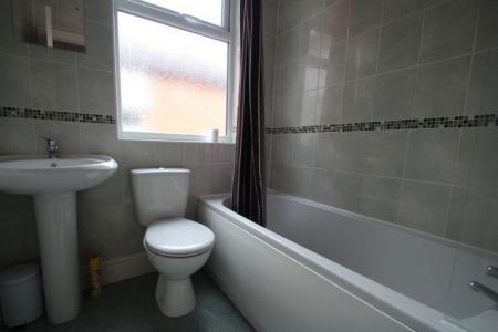 4 bedroom Property to let in Stuart Street, Leicester
