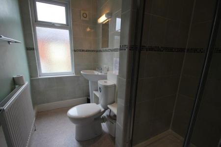 4 bedroom Property to let in Stuart Street, Leicester