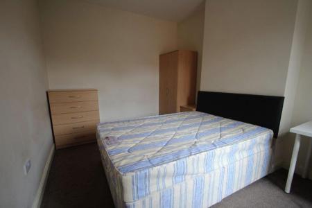 4 bedroom Property to let in Stuart Street, Leicester