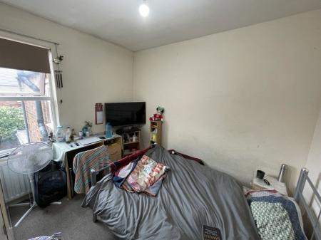 4 bedroom Property to let in Ullswater Street, Leicester