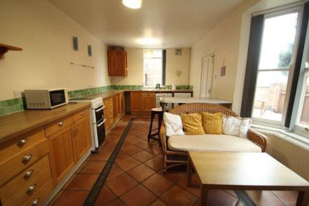 5 bedroom Property to let in Lorne Road