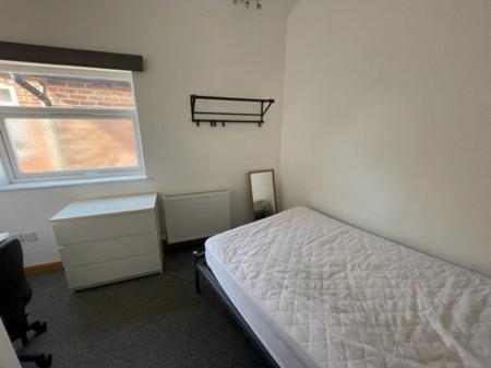 3 bedroom Property to let in Thorpe Street, Leicester