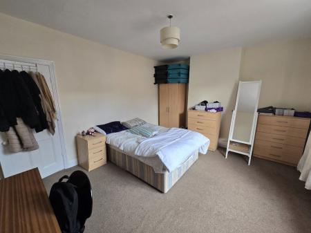 4 bedroom Property to let in Hartopp Road, Leicester